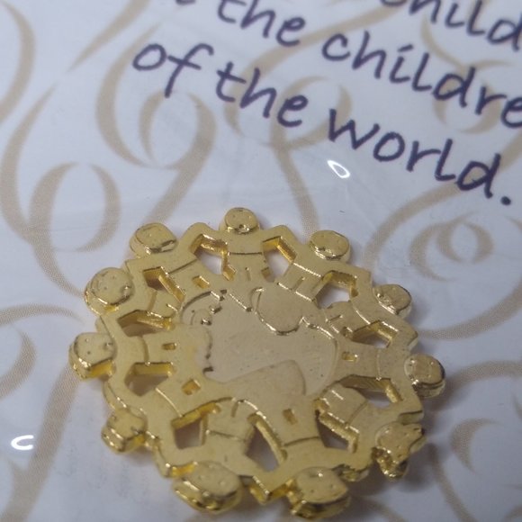 Set Of 4 Jesus Loves The Little Children, All The Children Of The World Pins - Picture 5 of 14